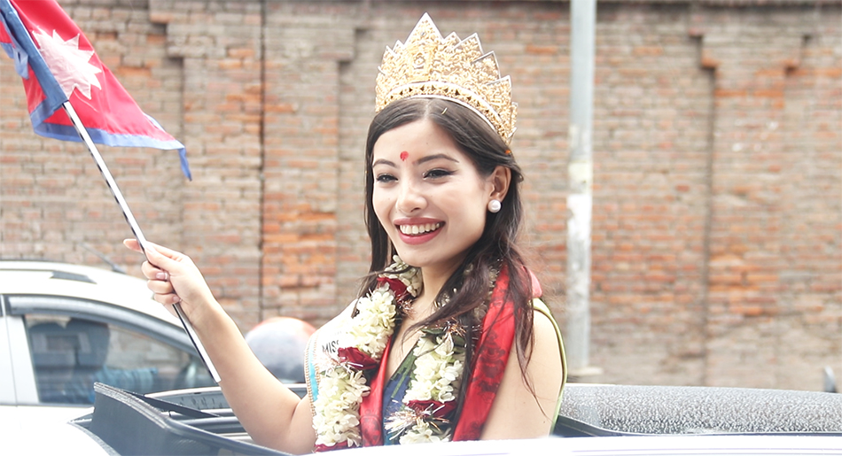‘मिस नेपाल’ प्रियंकालाई बाजा बजाएर घरमा स्वागत(भिडियो)
