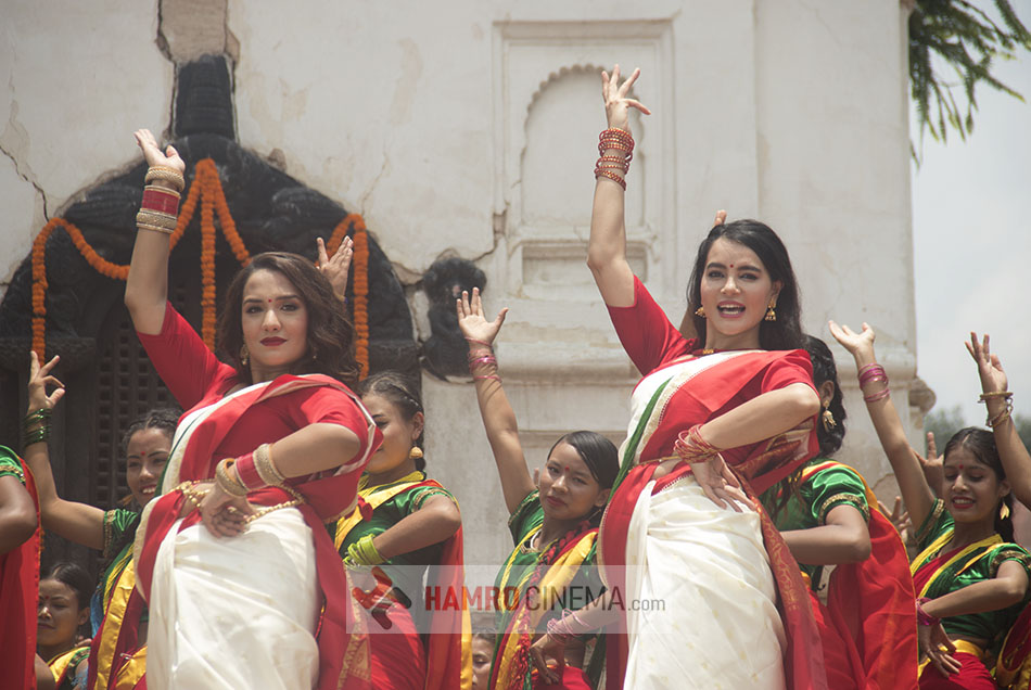 ‘राधाः द सेक्रेट’को तीज गीतमा प्रियंका र श्रृष्टीको छमछमी(फोटो र भिडियो)