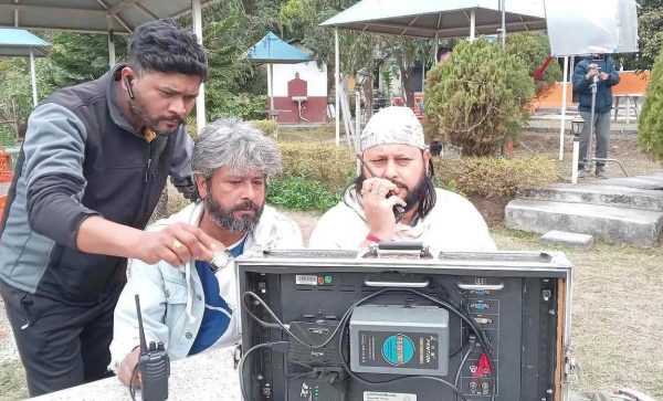 पोखरबाट छायांकन सुरु गरेको ‘नमेटिने घाउ’को टिम चन्द्रनिगाहपुर पुग्यो
