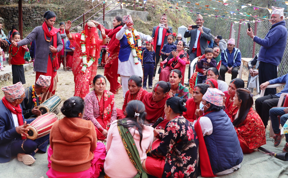 रत्यौली संरक्षणमा आमा समूहको सक्रियता – रमाइला, ठट्यौली र यथार्थ