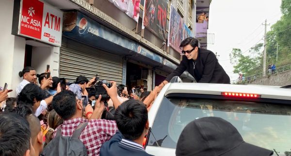 आखिर किन १ बजेराती दर्शकमाझ पुगे पल ?