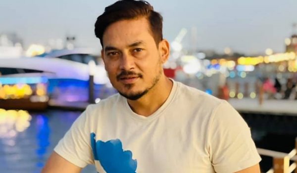 निर्देशक थापासहित ३ जनाविरुद्ध मुद्दा दायर