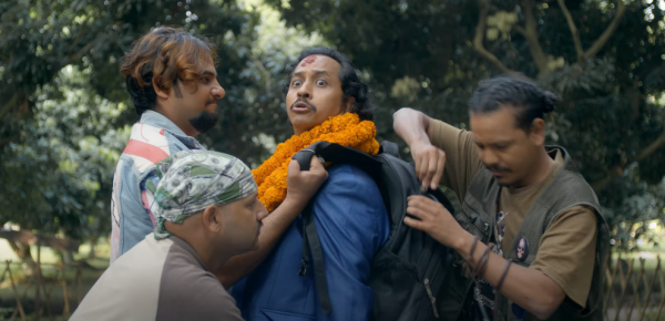 ‘फेरि रेशम फिलिली’को पहिलो गीत ‘ग्रीन कार्डैमा’