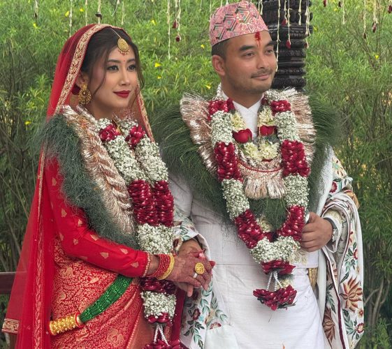 प्रेमी सशांकलाल श्रेष्ठसँग अस्मी श्रेष्ठले कसिन् लगनगाँठो