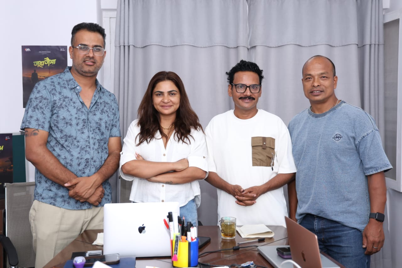 केदारले साइन गरे कृषाको ‘जहाजैमा’