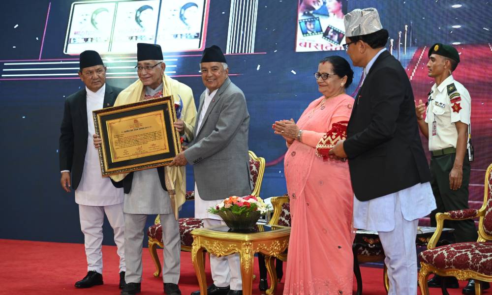 वरिष्ठ निर्देशक शर्मालाई ‘चलचित्र दीर्घसाधना सम्मान’ प्रदान