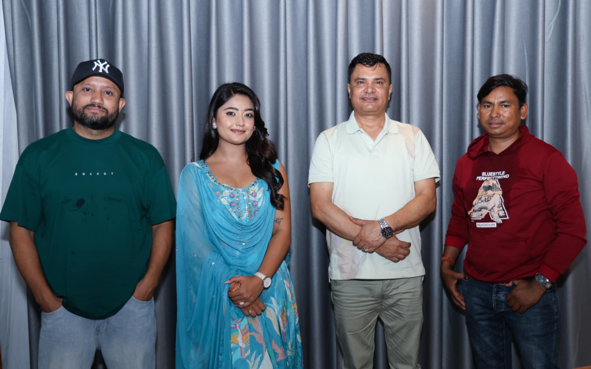 उषाले साइन् गरिन् ‘आ बाट आमा’